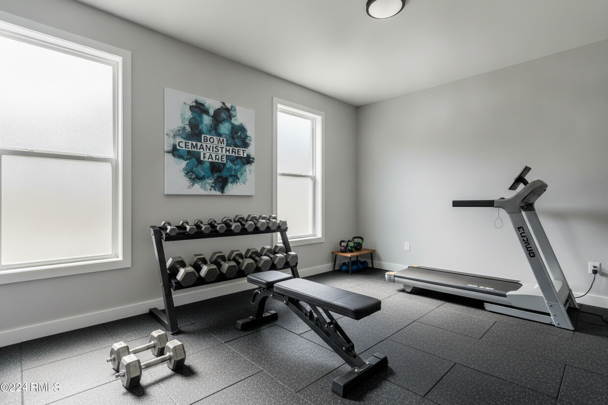 10 Minutes of Cardio After Weights: Routine Frameworks, Modality Selection, and Home Floor Stability